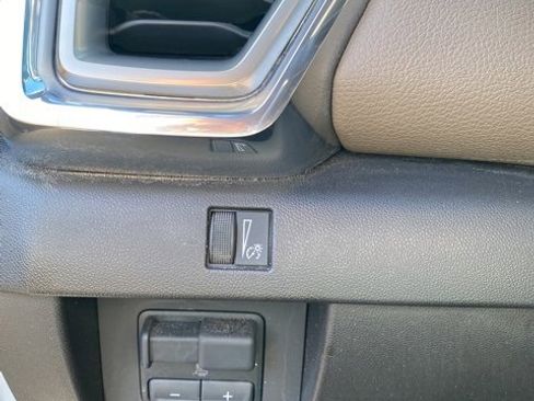 Used 2024 GMC Canyon Denali image 40