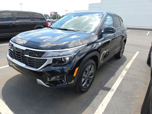 Used 2026 Kia Seltos LX FWD image 1