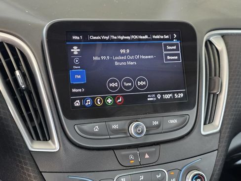 Used 2025 Chevrolet Malibu LT FWD image 16