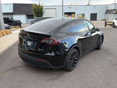Used 2021 Tesla Model Y Long Range AWD/4WD image 8