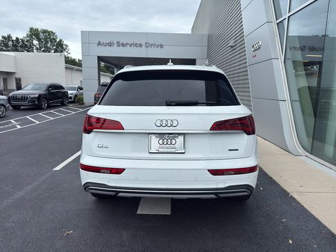 Used 2023 Audi Q5 2.0T Premium w/ Convenience Package AWD/4WD image 4