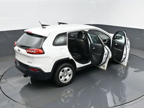 Used 2015 Jeep Cherokee Sport image 24