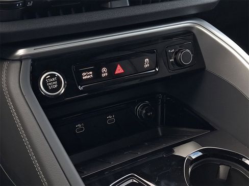 New 2025 Audi Q5 2.0T Premium Plus image 14