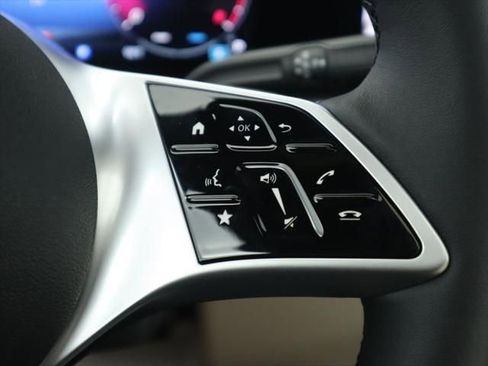 New 2026 Mercedes-Benz GLB 250 image 13