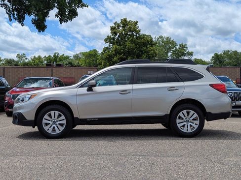 Used 2017 Subaru Outback 2.5i Premium AWD/4WD image 8