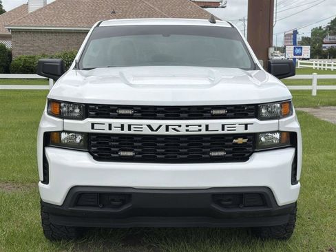 Used 2020 Chevrolet Silverado 1500 Custom w/ Custom Value Package RWD image 2