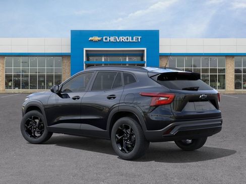 New 2026 Chevrolet Trax LT w/ Driver Confidence Package FWD image 3