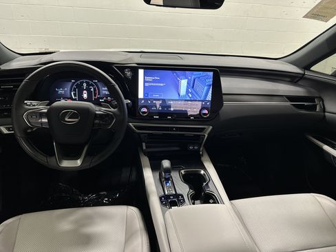 Used 2025 Lexus RX 350 Premium w/ Accessory Package AWD/4WD image 29