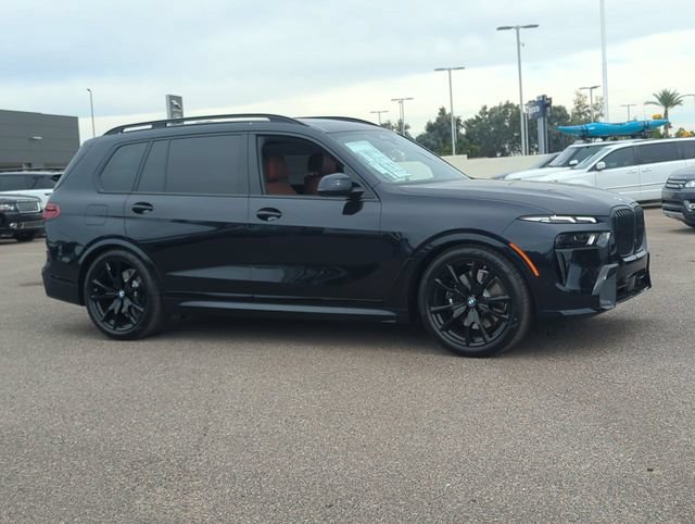Used 2026 BMW X7 xDrive40i w/ M Sport Package AWD/4WD image 4