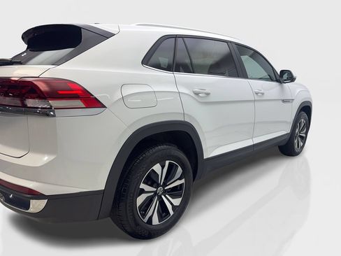 Used 2025 Volkswagen Atlas Cross Sport SE FWD image 13