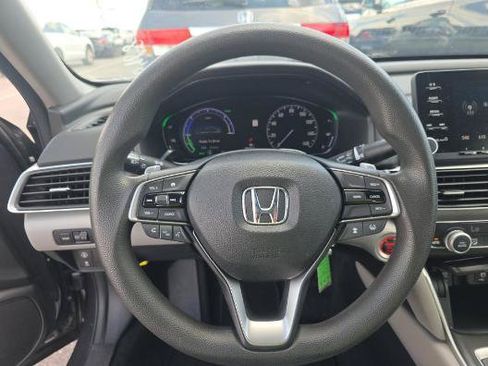 Used 2018 Honda Accord Hybrid image 9