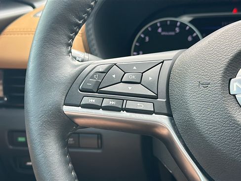 Used 2024 Nissan Sentra SV w/ SV Premium Package FWD image 30
