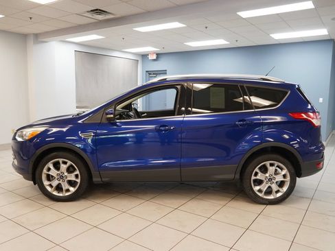 Used 2015 Ford Escape Titanium w/ Equipment Group 301A AWD/4WD image 2