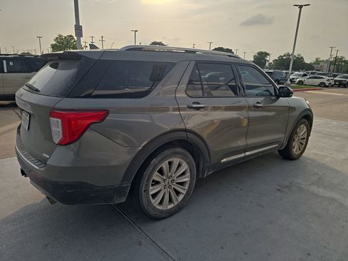 Used 2020 Ford Explorer Limited w/ Class III Trailer Tow Package RWD image 3