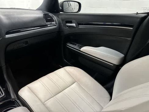 Used 2018 Chrysler 300 S w/ 300S Premium Group RWD image 13