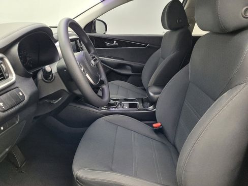 Used 2020 Kia Sorento LX image 17