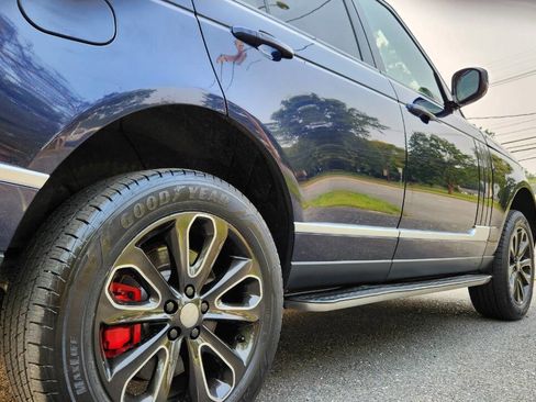 Used 2017 Land Rover Range Rover HSE image 19