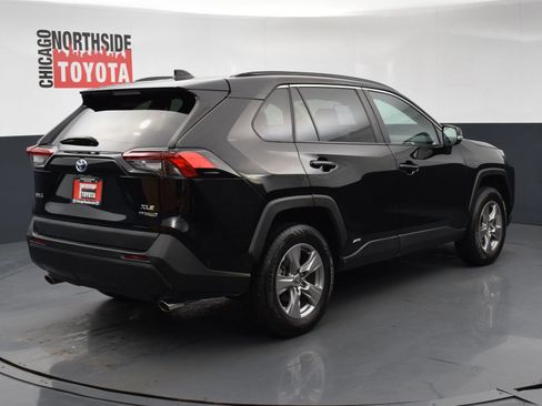 Used 2024 Toyota RAV4 XLE w/ Convenience Package AWD/4WD image 4