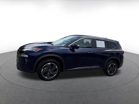 Used 2025 Nissan Rogue SV AWD/4WD image 8