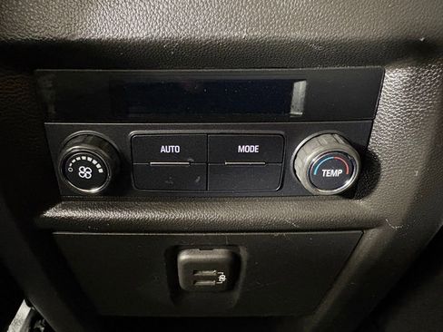 Used 2020 Chevrolet Traverse LS image 42