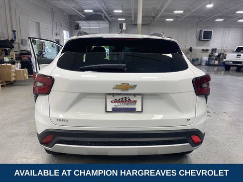 Used 2024 Chevrolet Trax LT w/ Driver Confidence Package FWD image 40