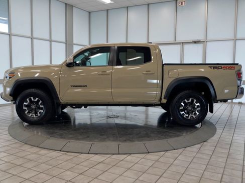 Used 2020 Toyota Tacoma TRD Off-Road AWD/4WD image 5