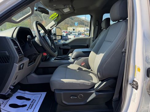 Used 2019 Ford F250 XLT w/ XLT Premium Package AWD/4WD image 9