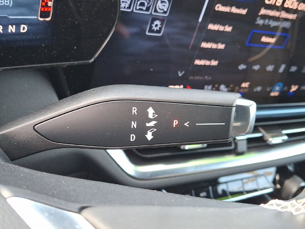 Used 2024 Chevrolet Equinox EV LT AWD/4WD image 16