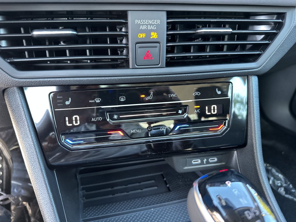 New 2027 Volkswagen Jetta SE FWD image 16