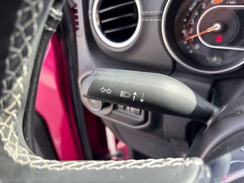 Used 2022 Jeep Wrangler Unlimited Sahara w/ LED Lighting Group AWD/4WD image 15