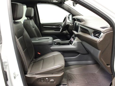Used 2022 GMC Yukon Denali image 16