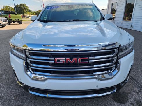 Used 2023 GMC Acadia SLE image 2