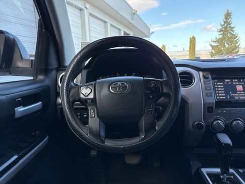 Used 2019 Toyota Tundra SR5 w/ SR5 Upgrade Package AWD/4WD image 18