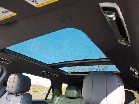 Used 2024 Land Rover Range Rover Sport SE image 14