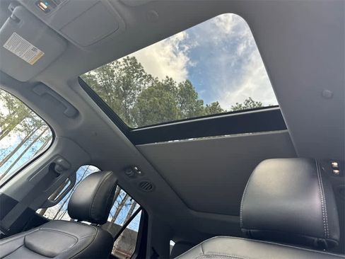 Used 2022 Ford Explorer Limited w/ Hybrid Equipment Group 310A image 34