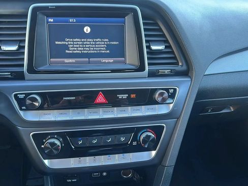 Used 2018 Hyundai Sonata SE FWD image 15