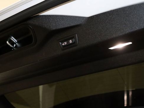 Used 2020 BMW X5 xDrive40i w/ M Sport Package image 30