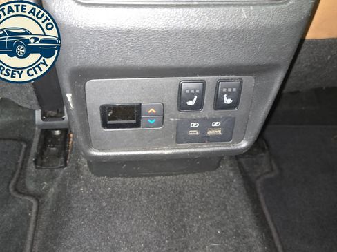 Used 2021 Nissan Rogue Platinum AWD/4WD image 29