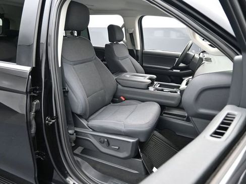 Certified 2025 Ford Expedition Active RWD image 27