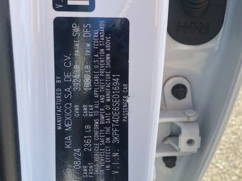 Used 2025 Kia K4 LXS image 30