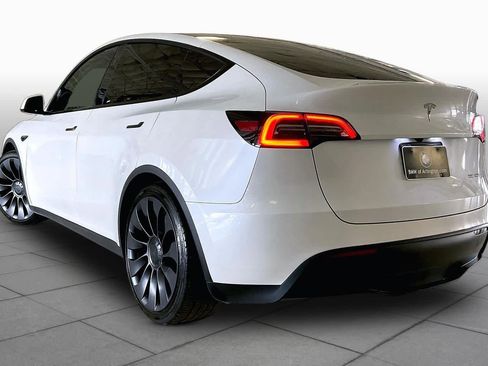 Used 2024 Tesla Model Y Performance image 10