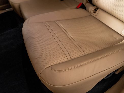 Used 2023 Porsche Cayenne Turbo w/ Premium Package Plus (PI3) image 35