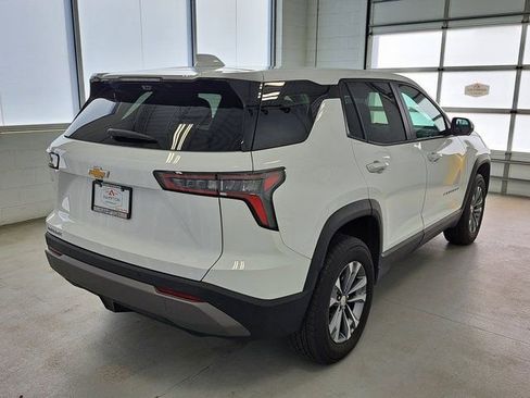 Used 2025 Chevrolet Equinox LT w/ Safety and Technology Package image 5