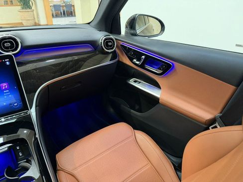 Certified 2025 Mercedes-Benz GLC 300 image 10