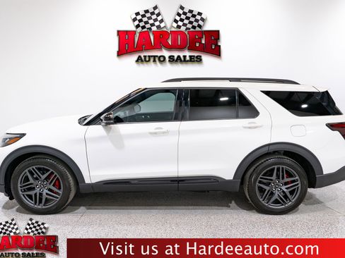 Used 2025 Ford Explorer ST AWD/4WD image 1