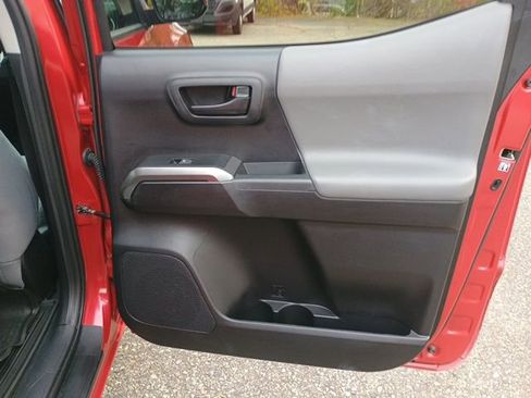 Used 2020 Toyota Tacoma SR5 image 14