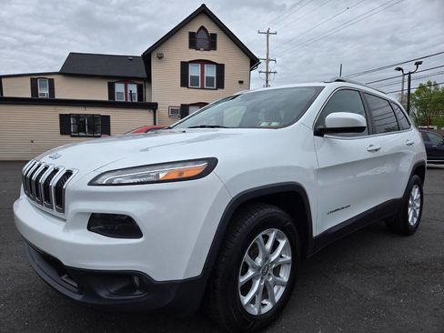 Used 2015 Jeep Cherokee Latitude w/ Cold Weather Group AWD/4WD image 10