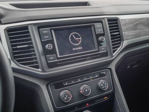 Used 2022 Volkswagen Atlas Cross Sport SE image 8