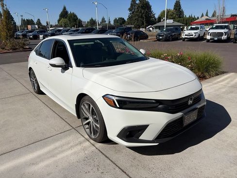 Used 2024 Honda Civic Touring image 2