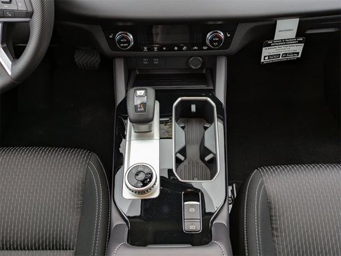 New 2025 Mitsubishi Outlander ES image 18